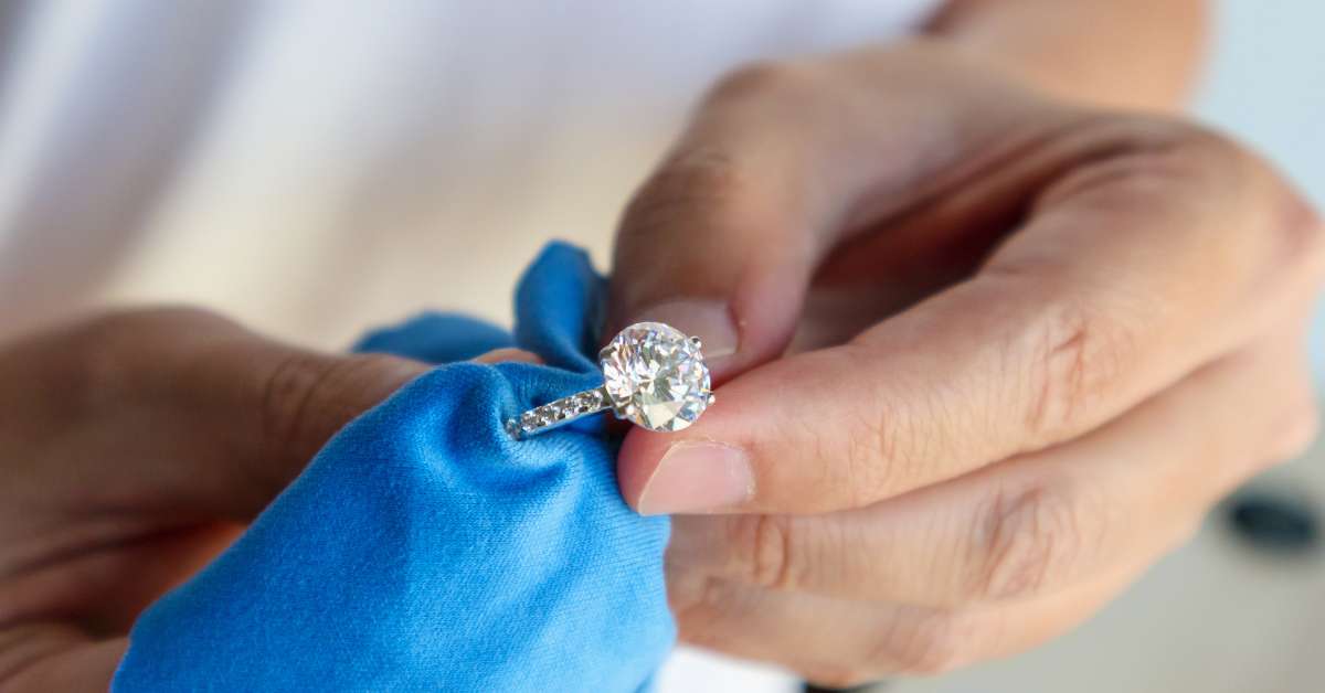 Where to get deals your engagement ring cleaned