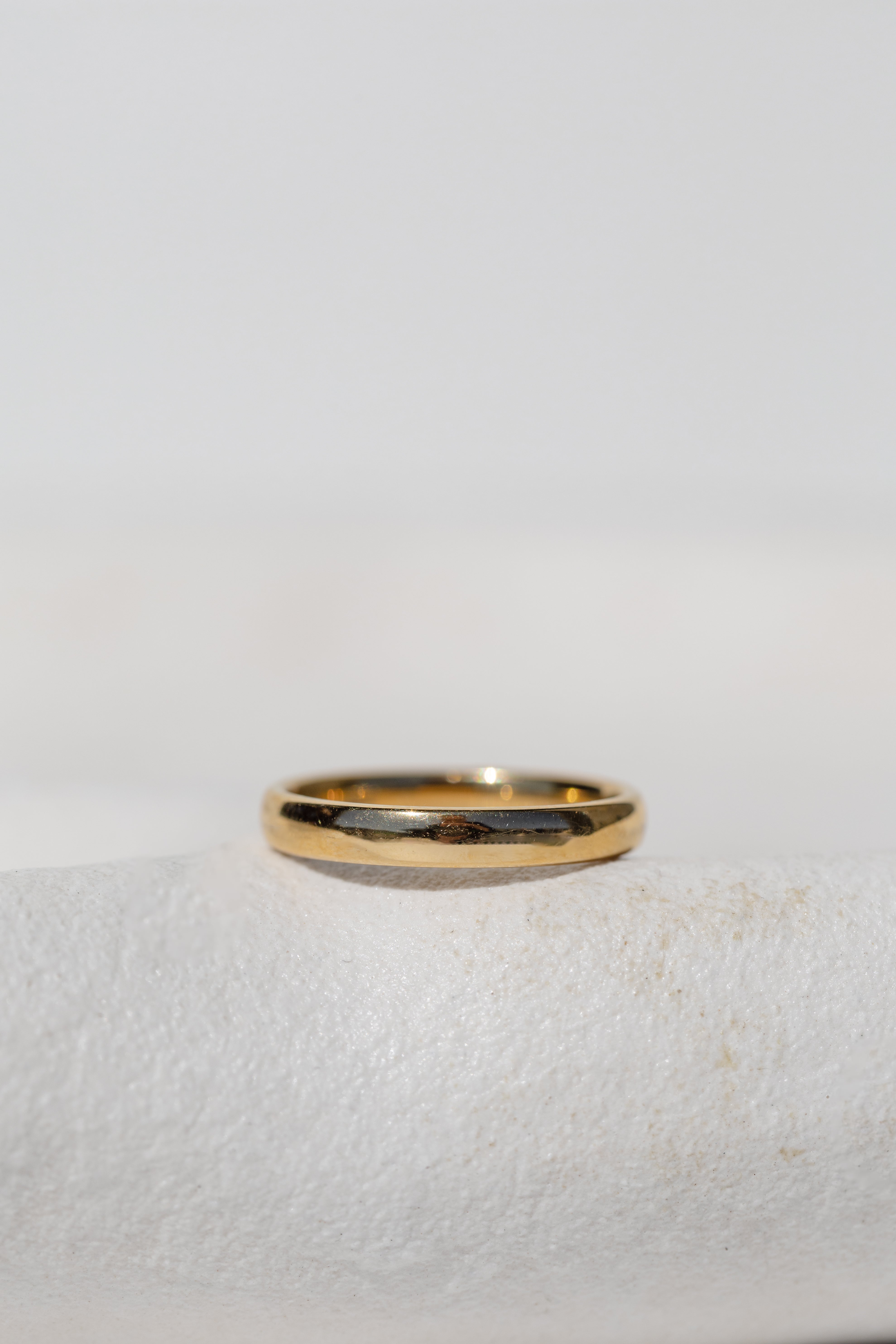 Gold_wedding_band