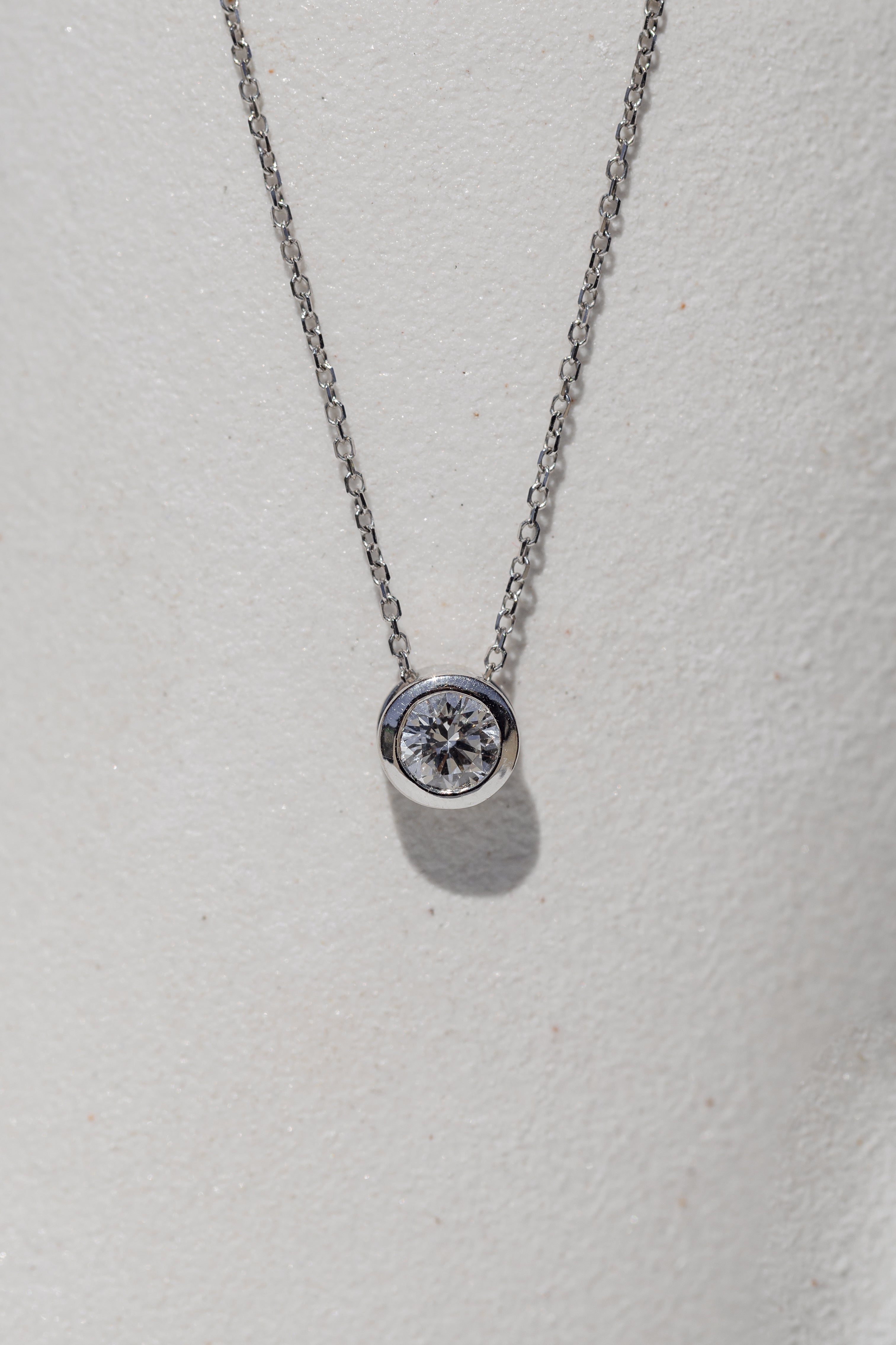 Round Brilliant Cut Lab Grown Diamond slider