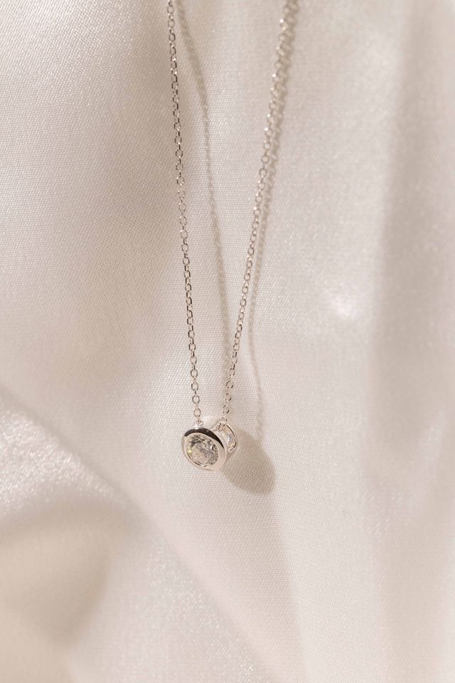 Round Diamond Slider Pendant Necklace 9kt