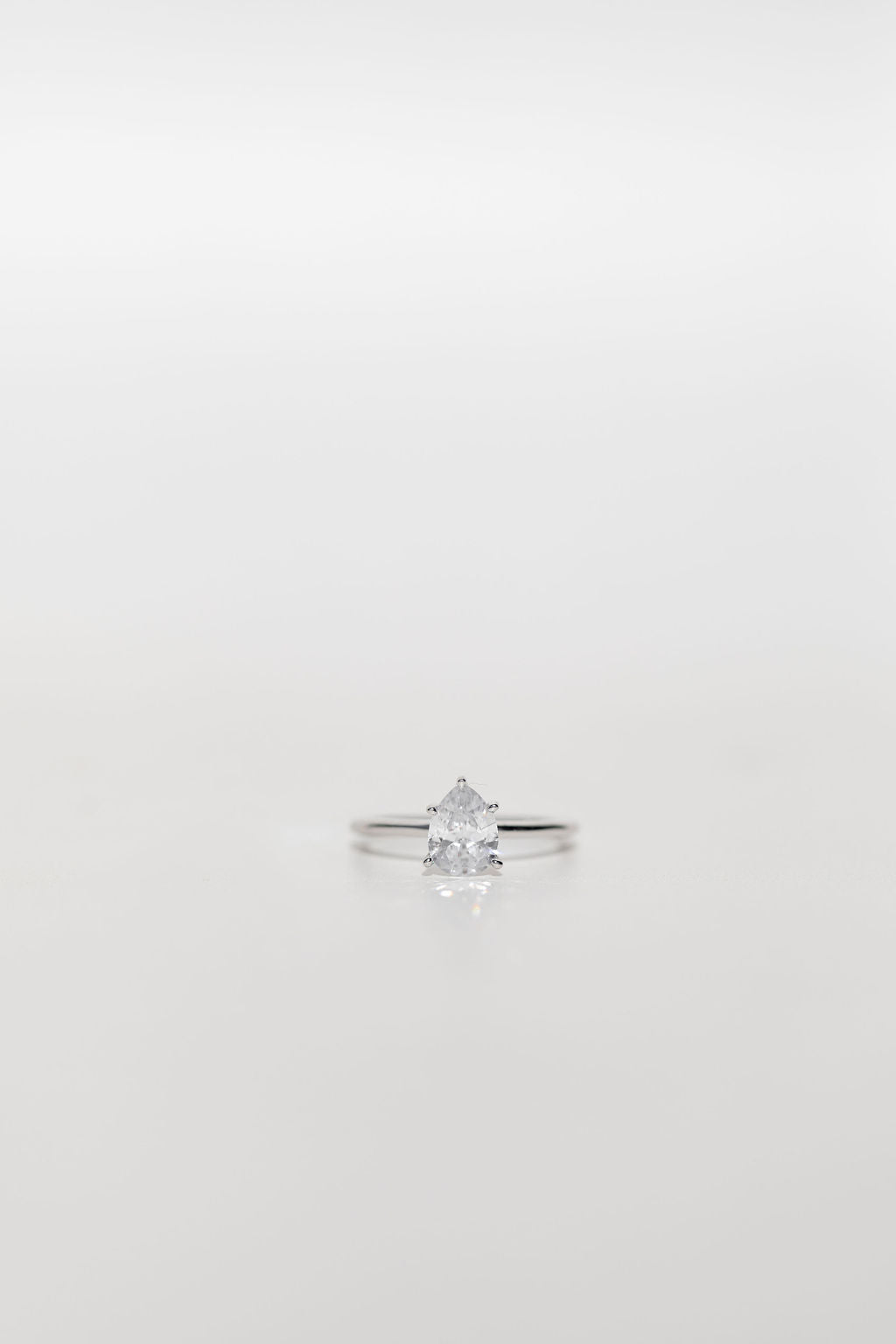 pear cut diamond solitaire engagement ring