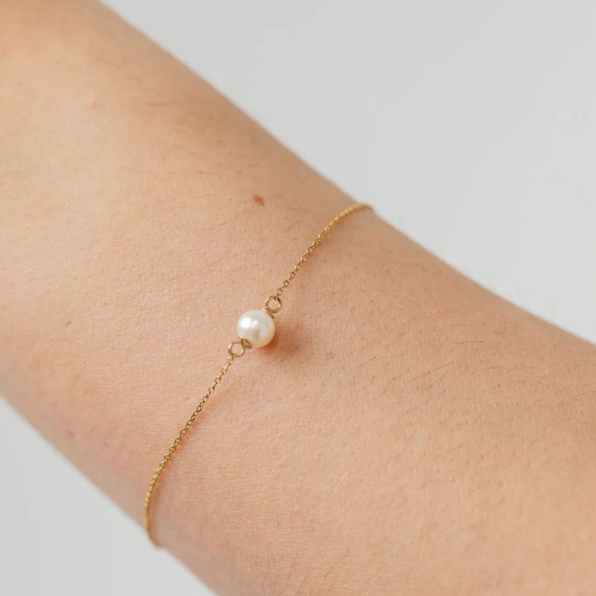 Freshwater pearl bracelet with contemporary design perfect for modern Adelaide elegance