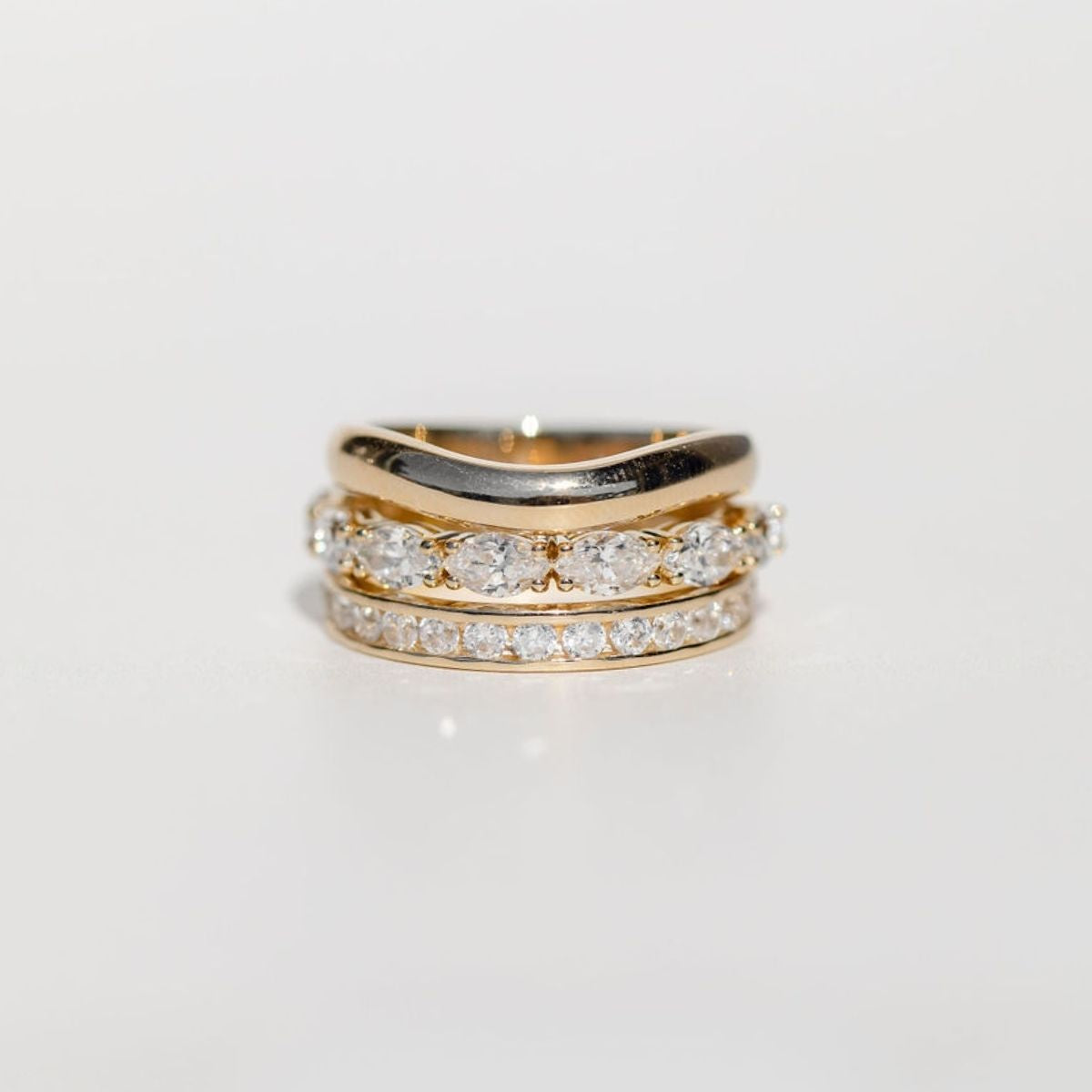 Women's wedding rings in elegant designs featuring diamonds and precious metals Adelaide