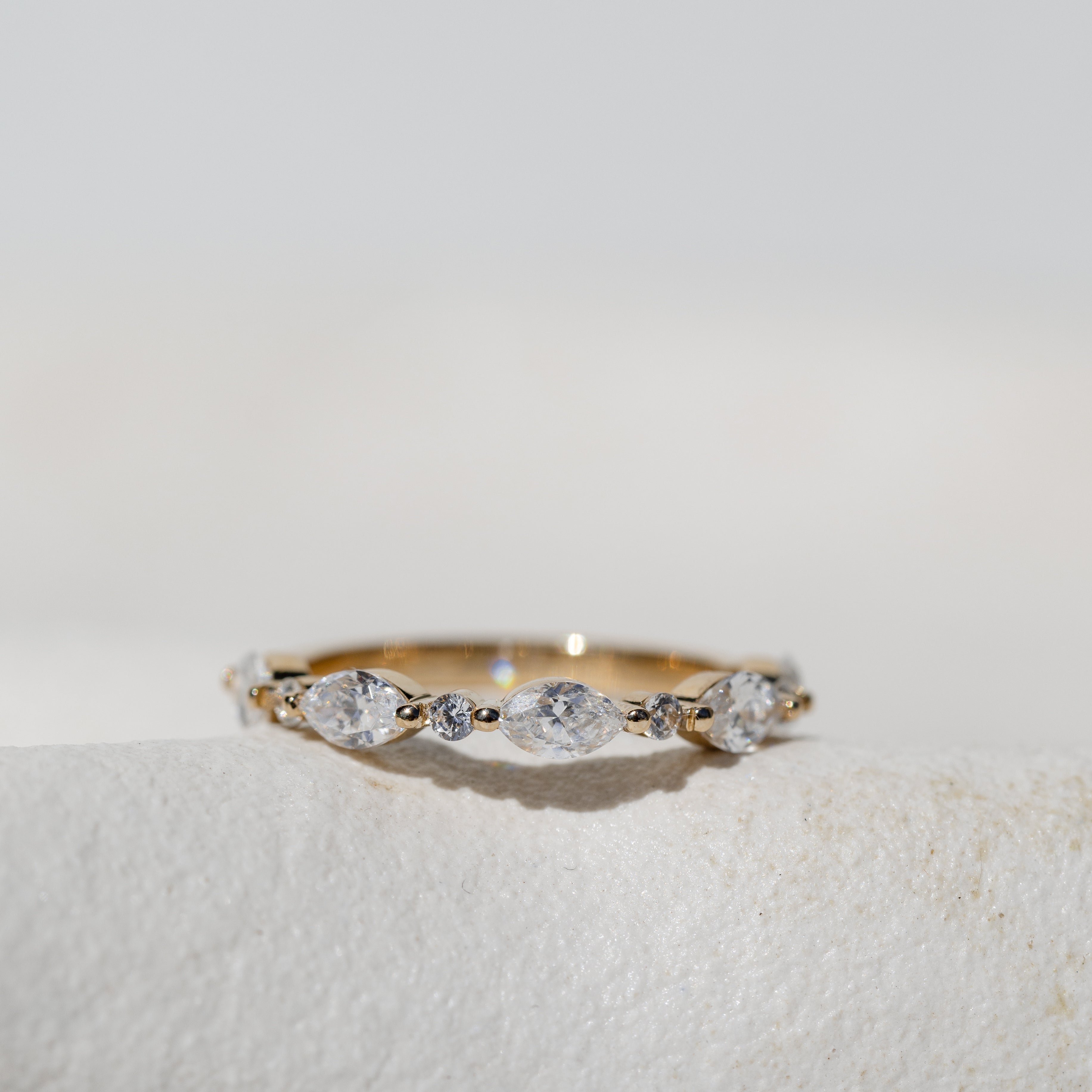 ALTERNATING ROUND AND MARQUISE SHAPE DIAMONDS