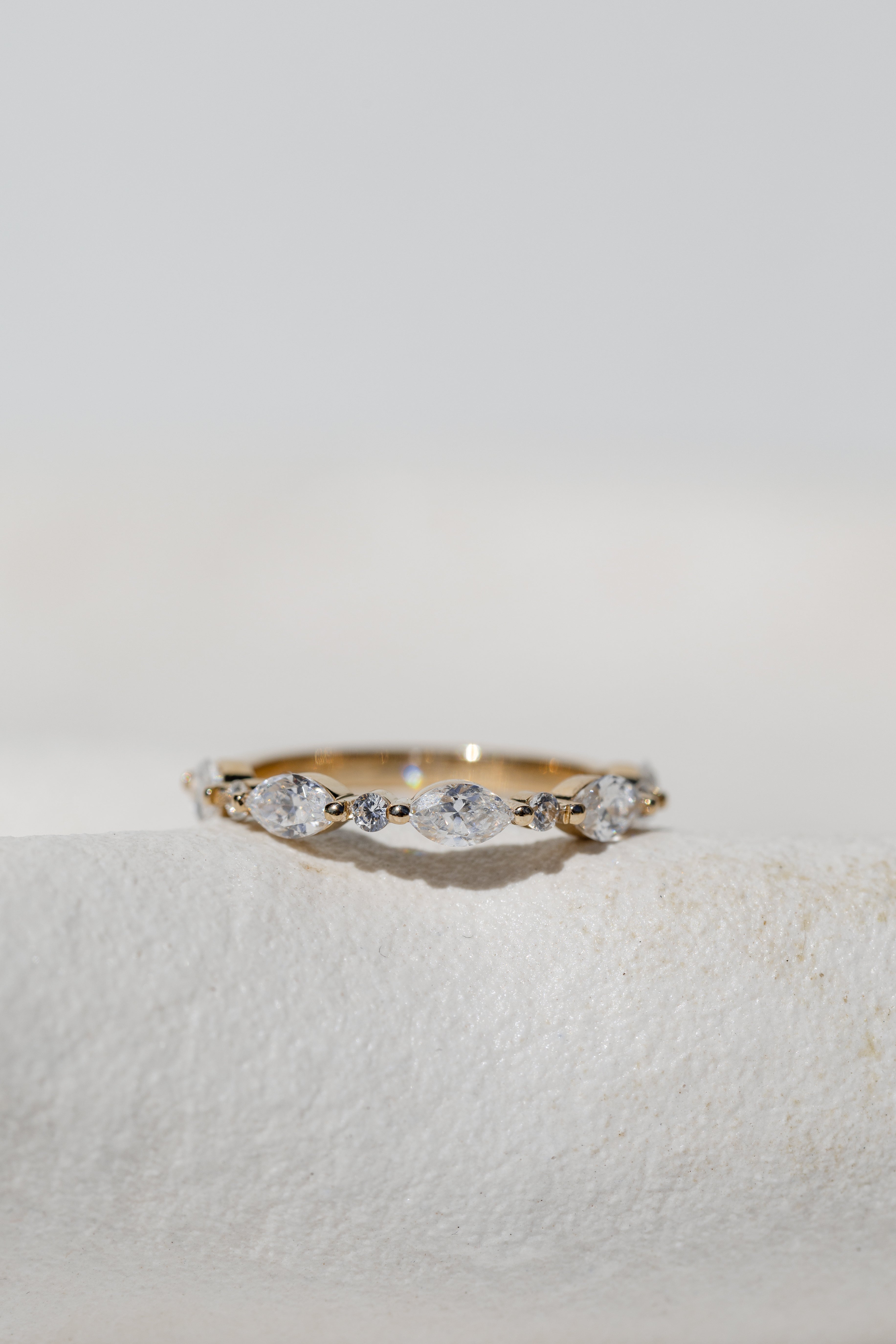 ALTERNATING ROUND AND MARQUISE SHAPE DIAMONDS