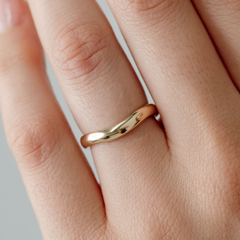 Bold Curved Wedding Ring - yellow gold 