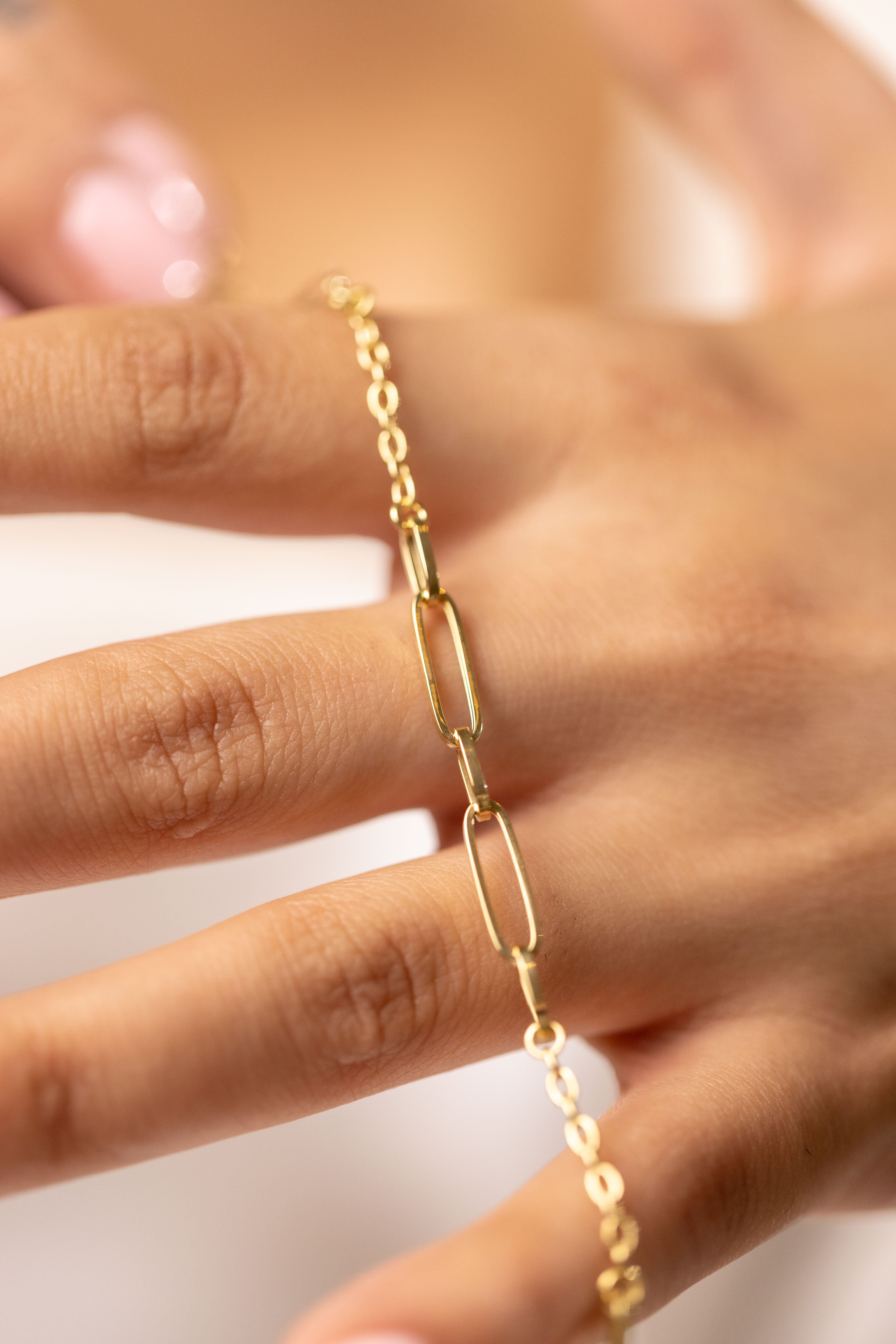 Bold links on chain bracelet