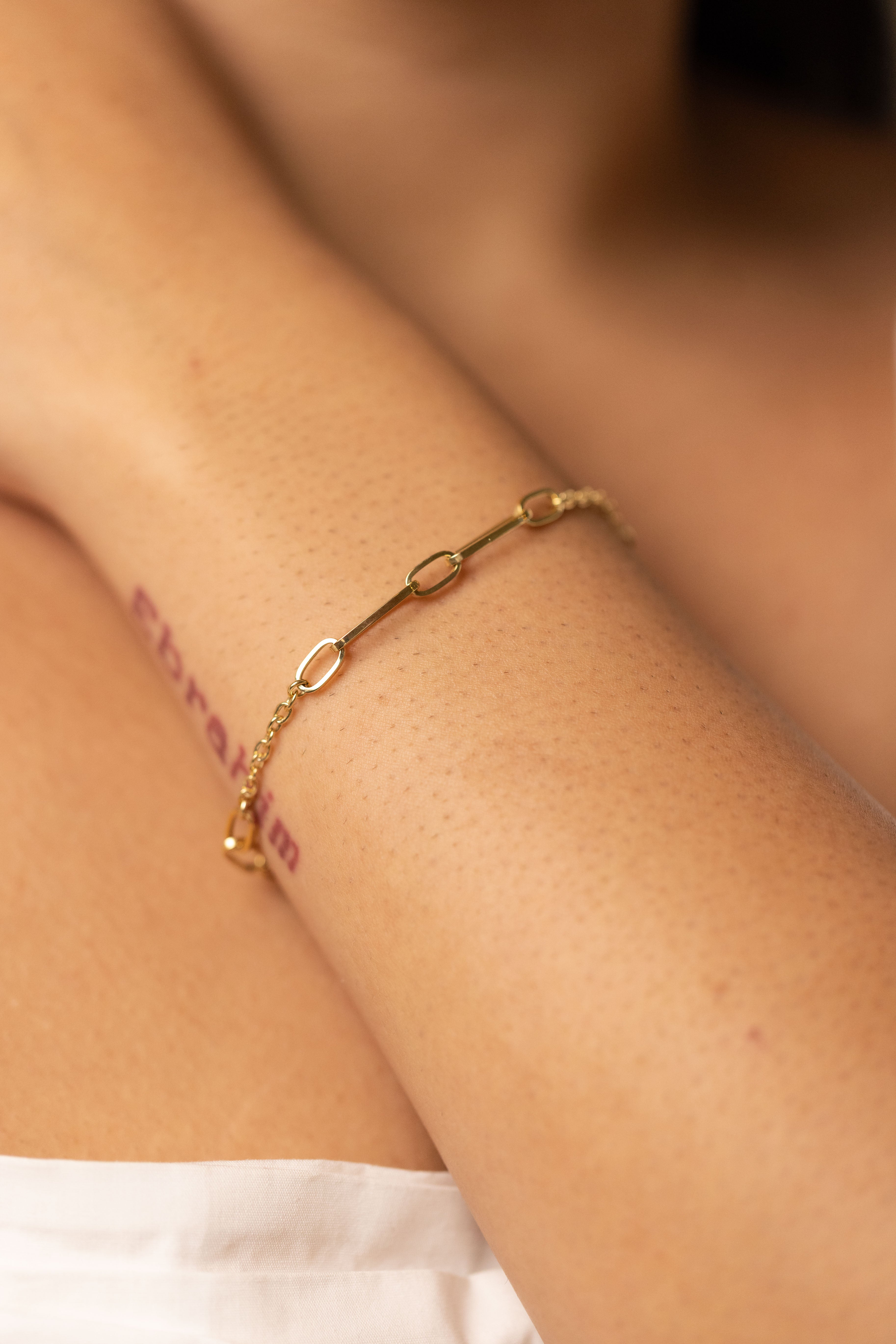 Bold paperclip links on chain bracelet