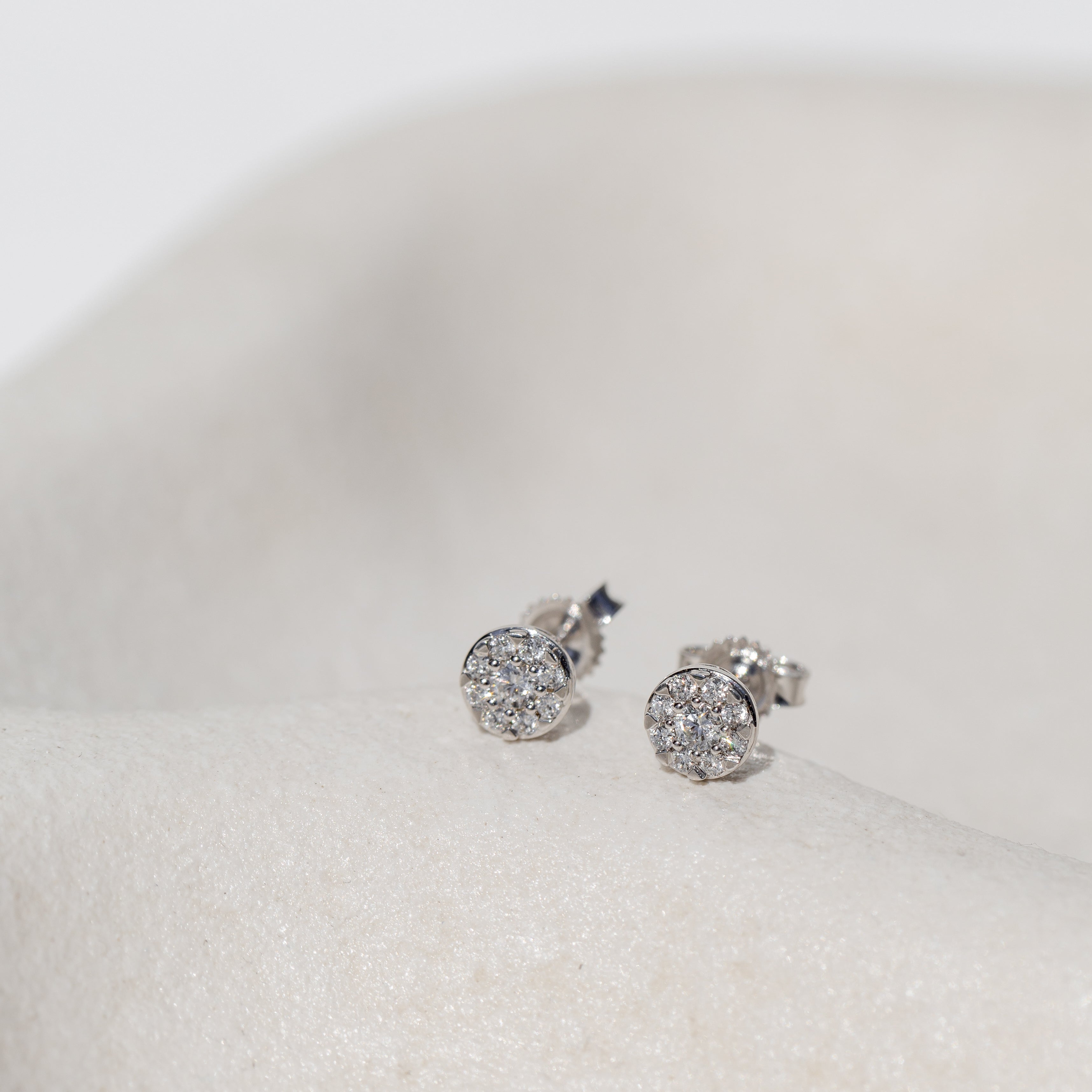  CLUSTER STUD EARRINGS DIAMONDS 