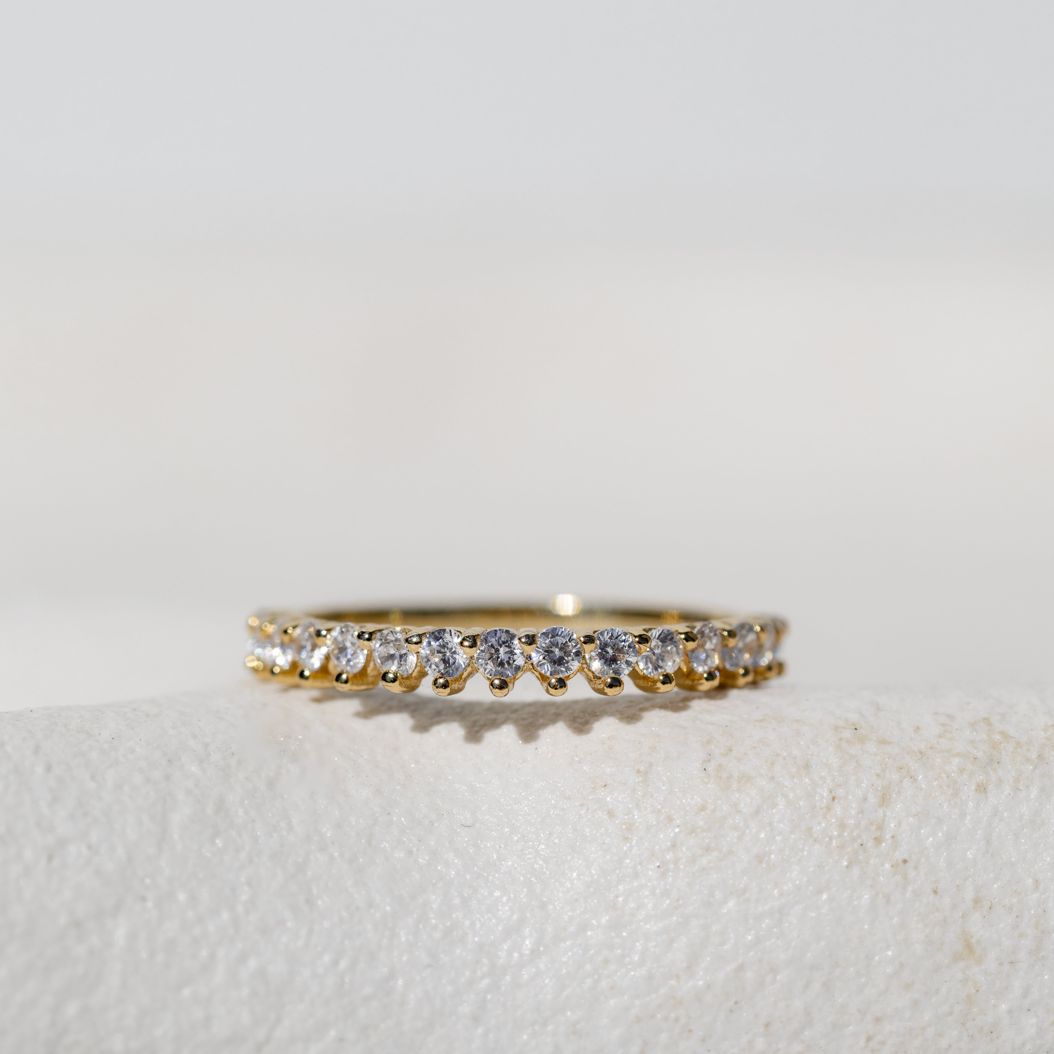 DIAMOND RING ROUND