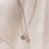 Diamond flower pendant necklace white gold 