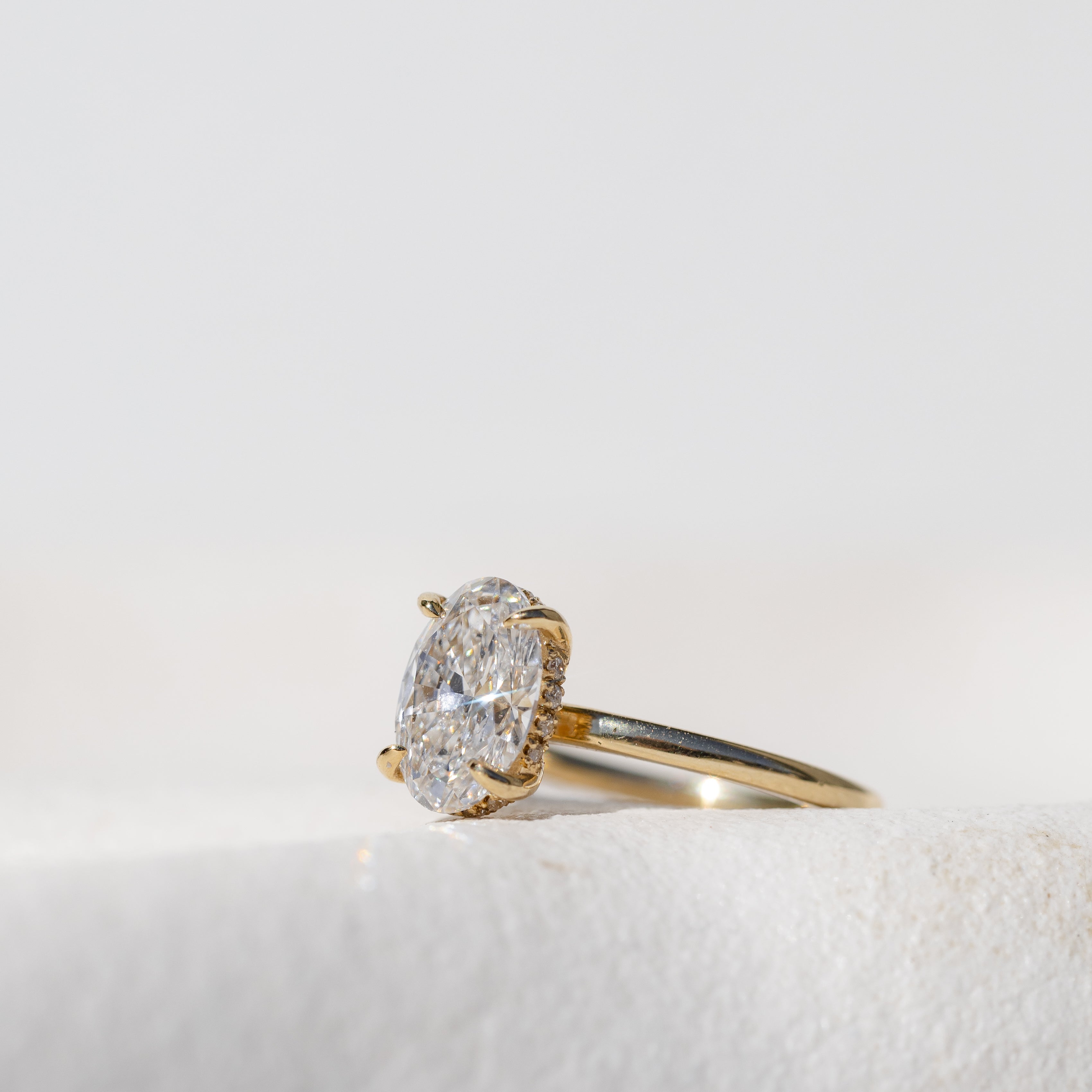 Diamond solitaire hidden halo