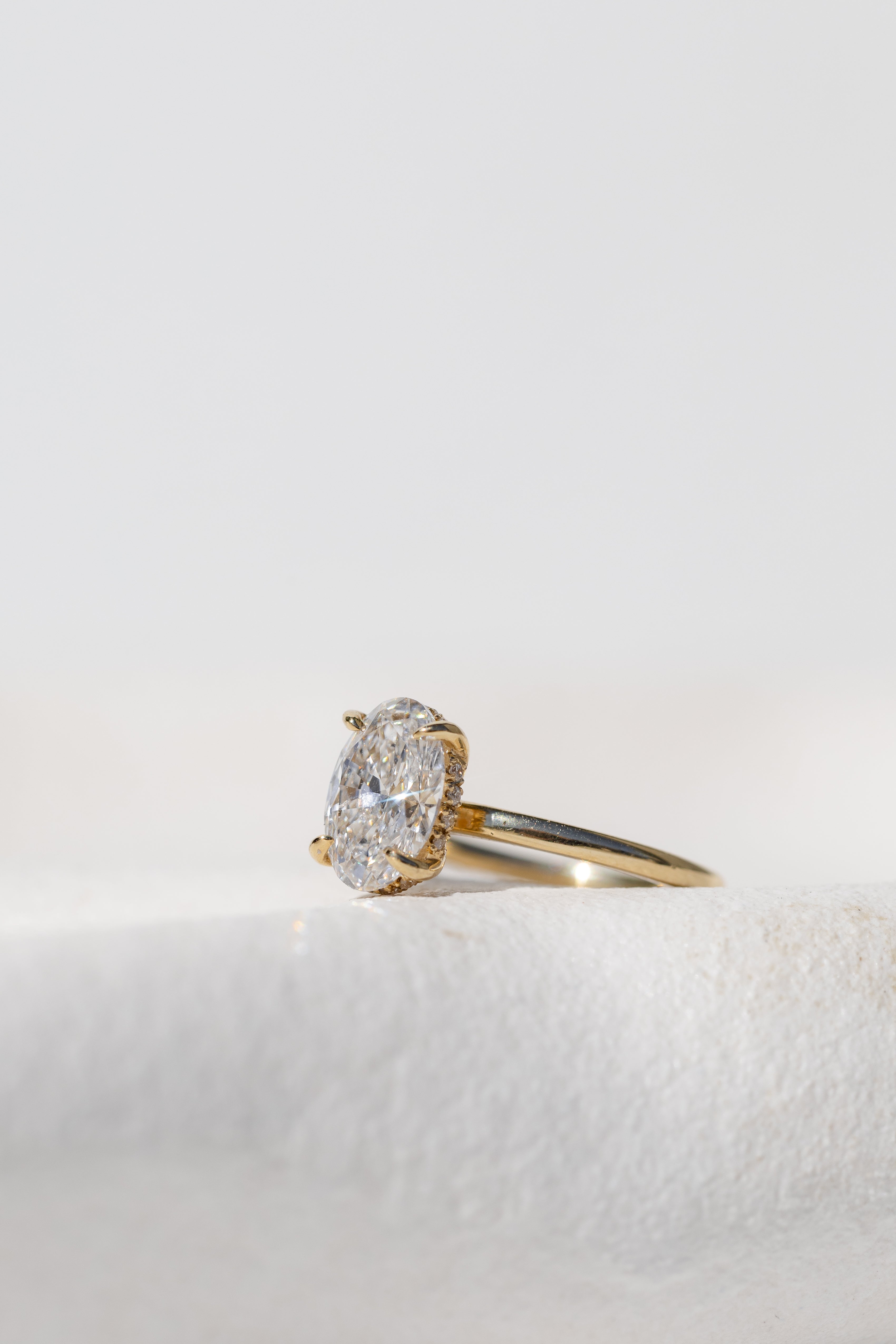 Diamond solitaire hidden halo
