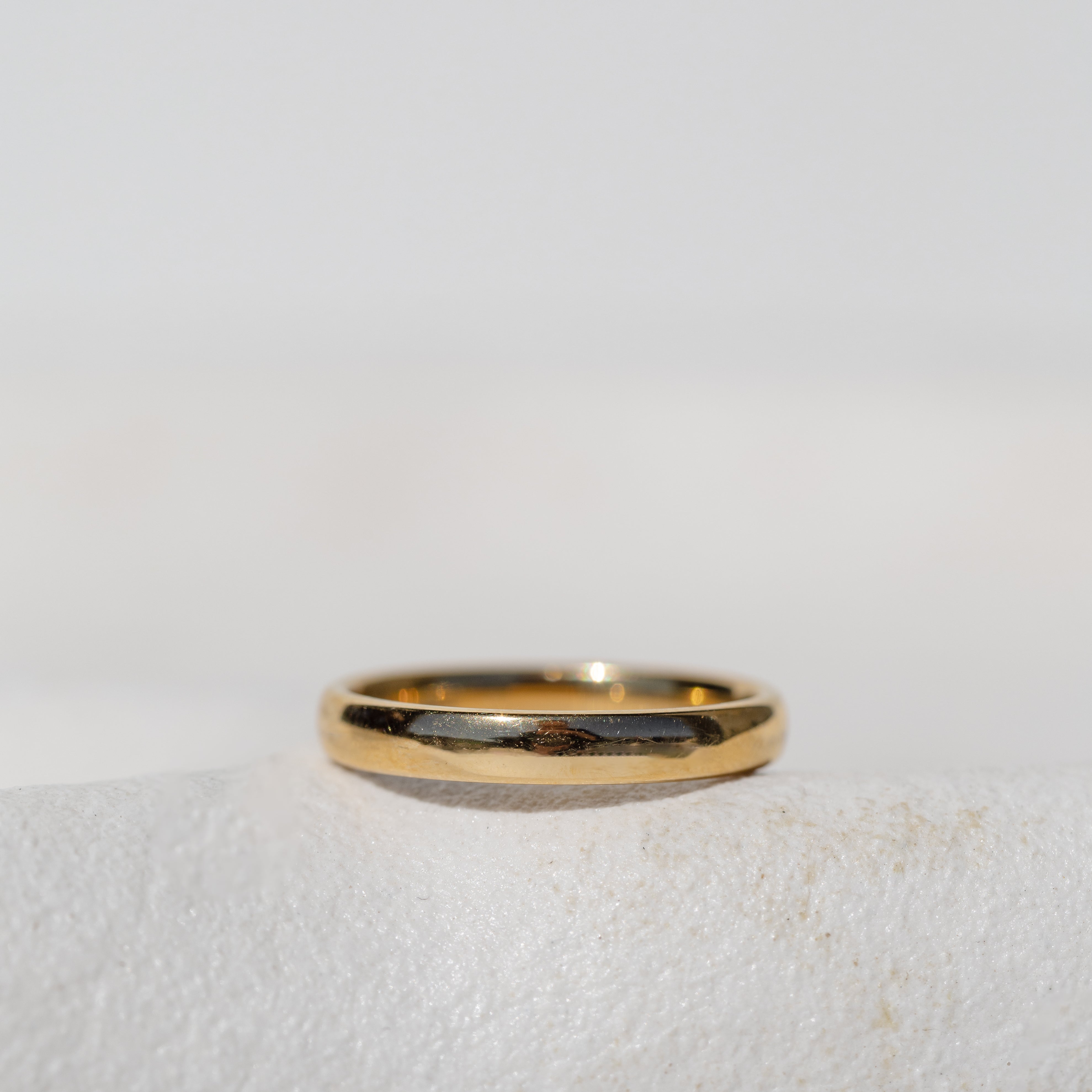 Gold_wedding_band