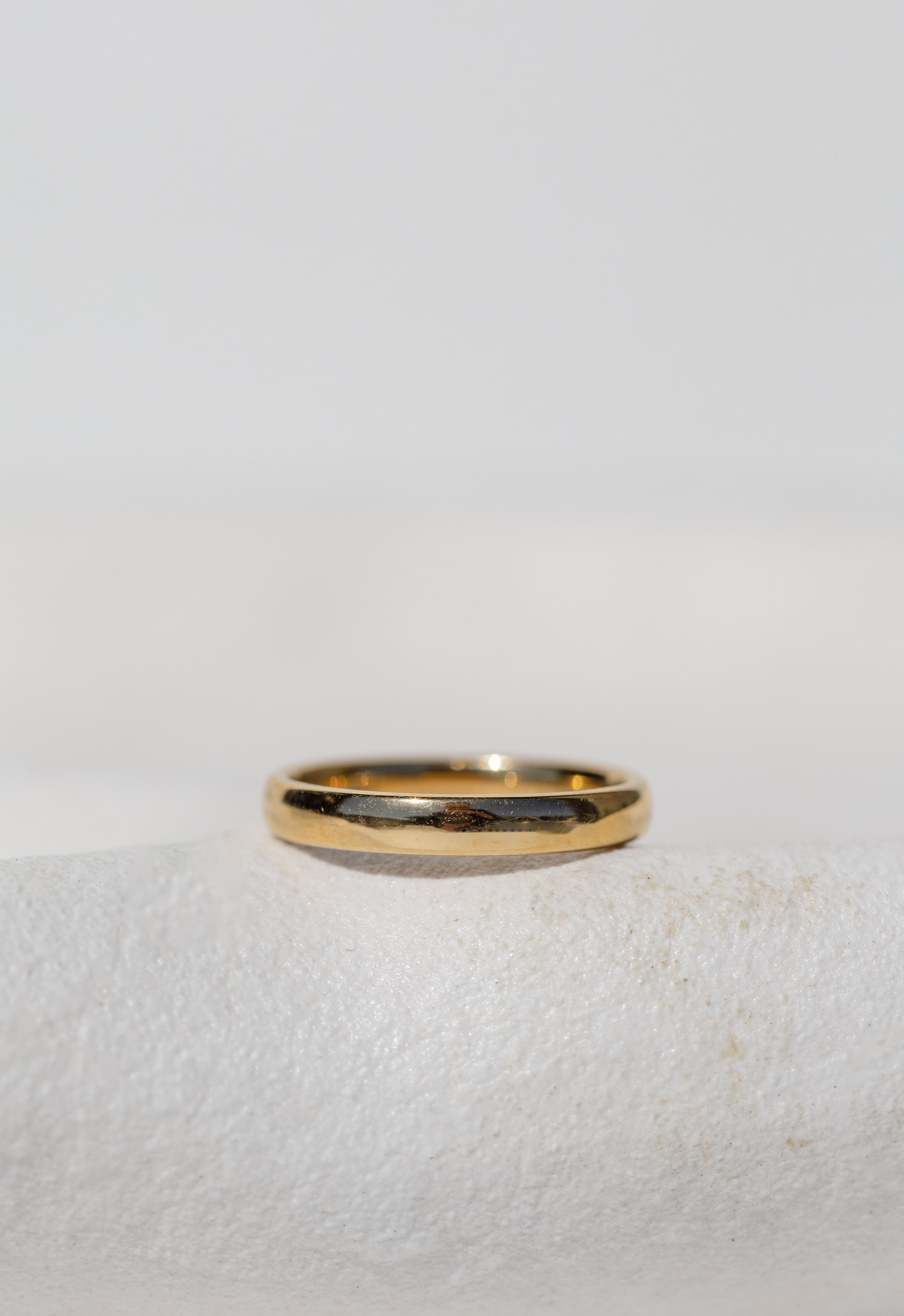 Gold_wedding_band