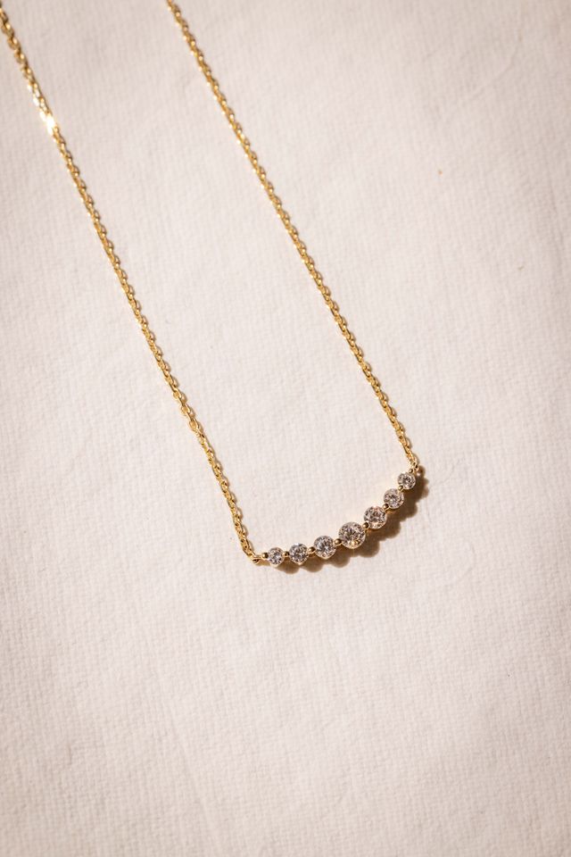 Graduate Diamond necklace yellow gold