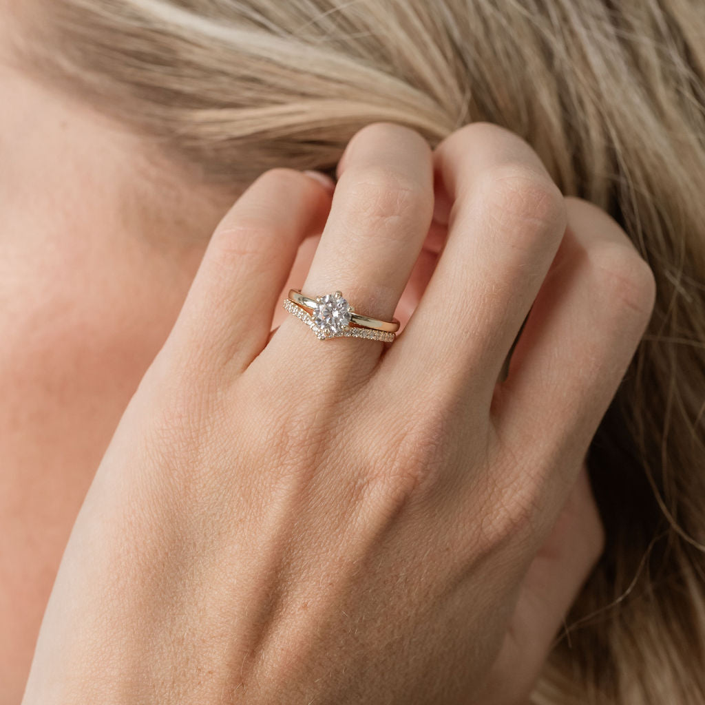 solitaire engagement ring with diamond v shape wedding ring