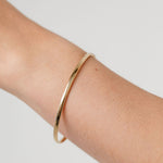 Oval Bangle yellow gold 