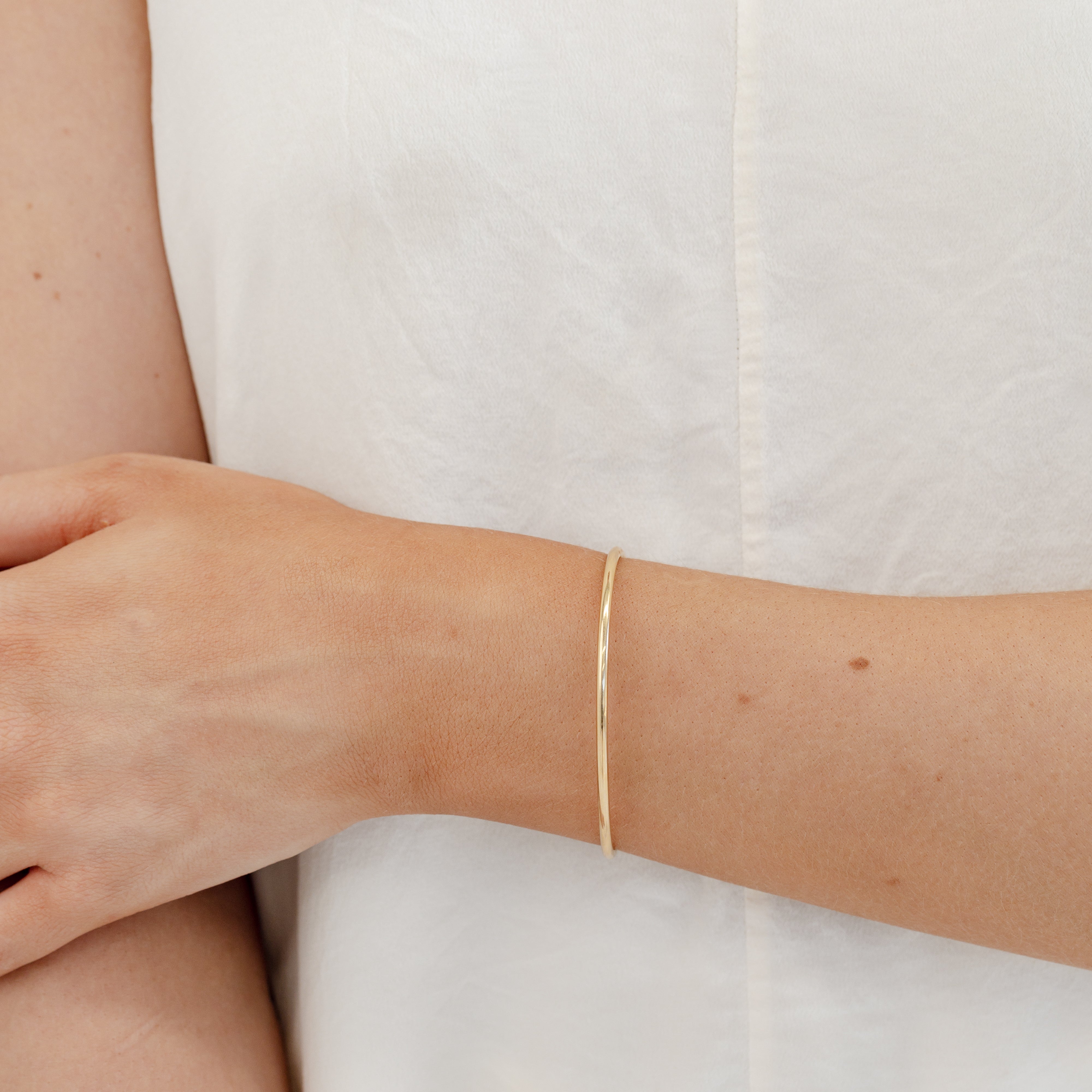 Oval bangle gold