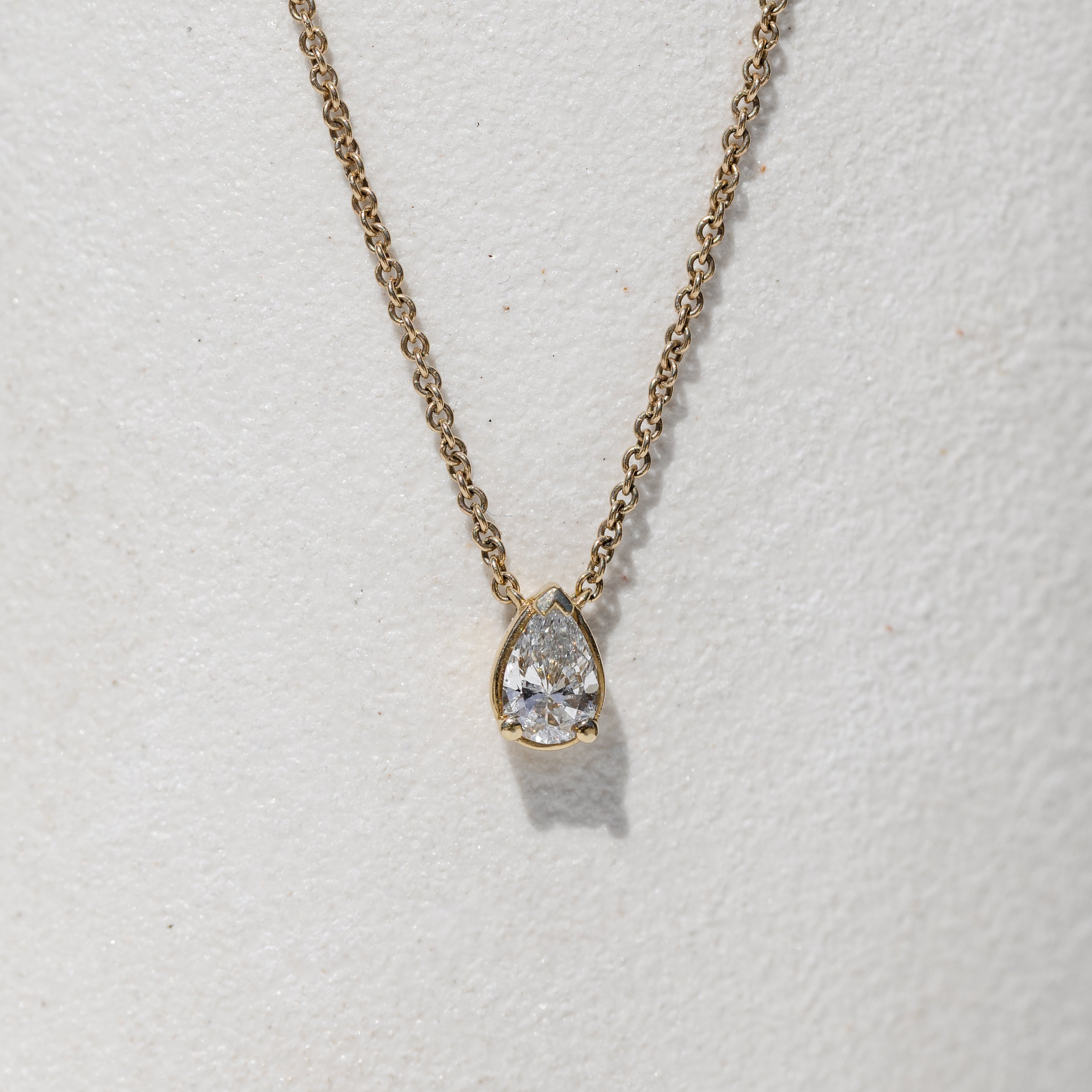 Pear cut diamond necklace gold