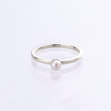 Pearl stacking ring 9kt white gold