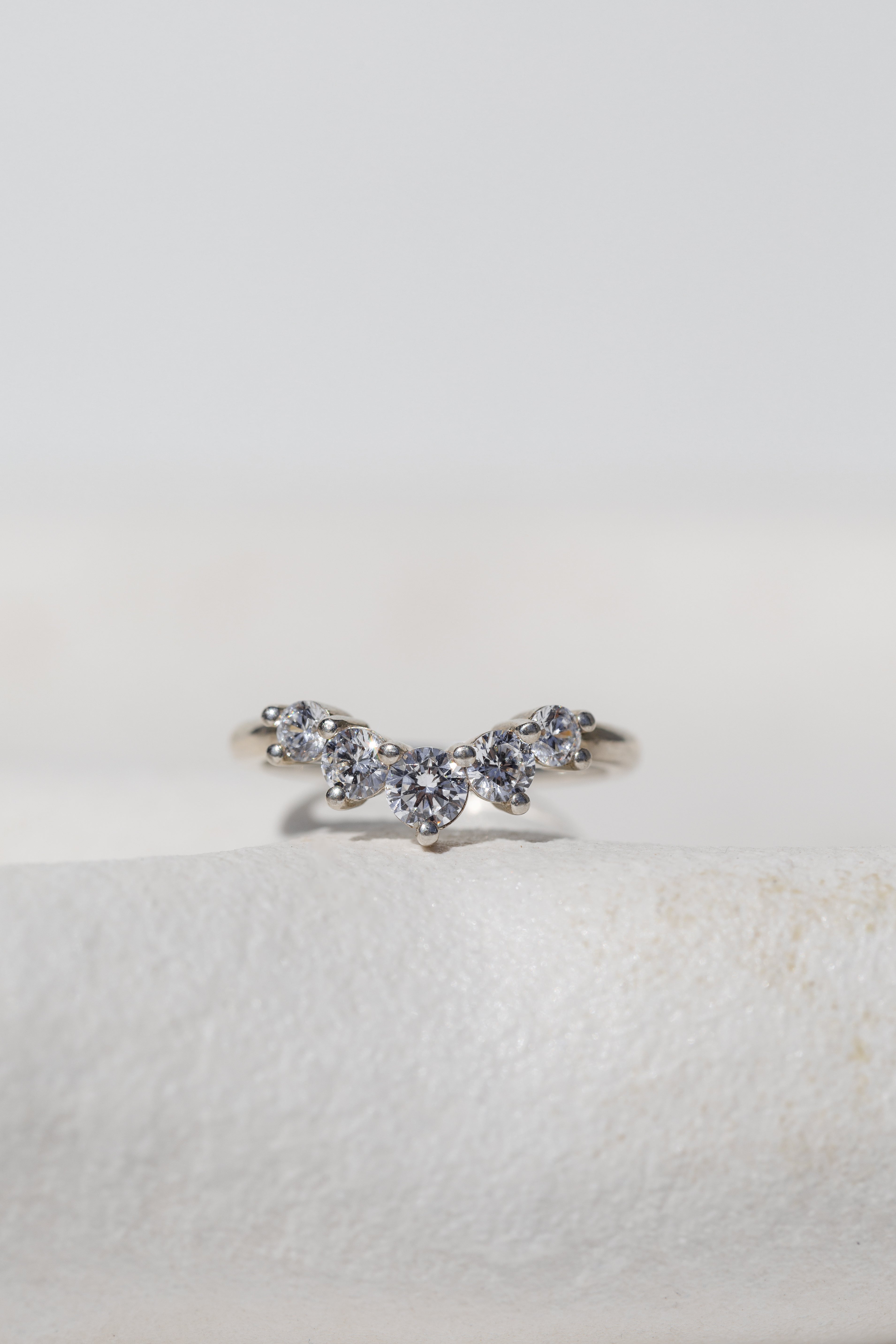 ROUND CROWN RING