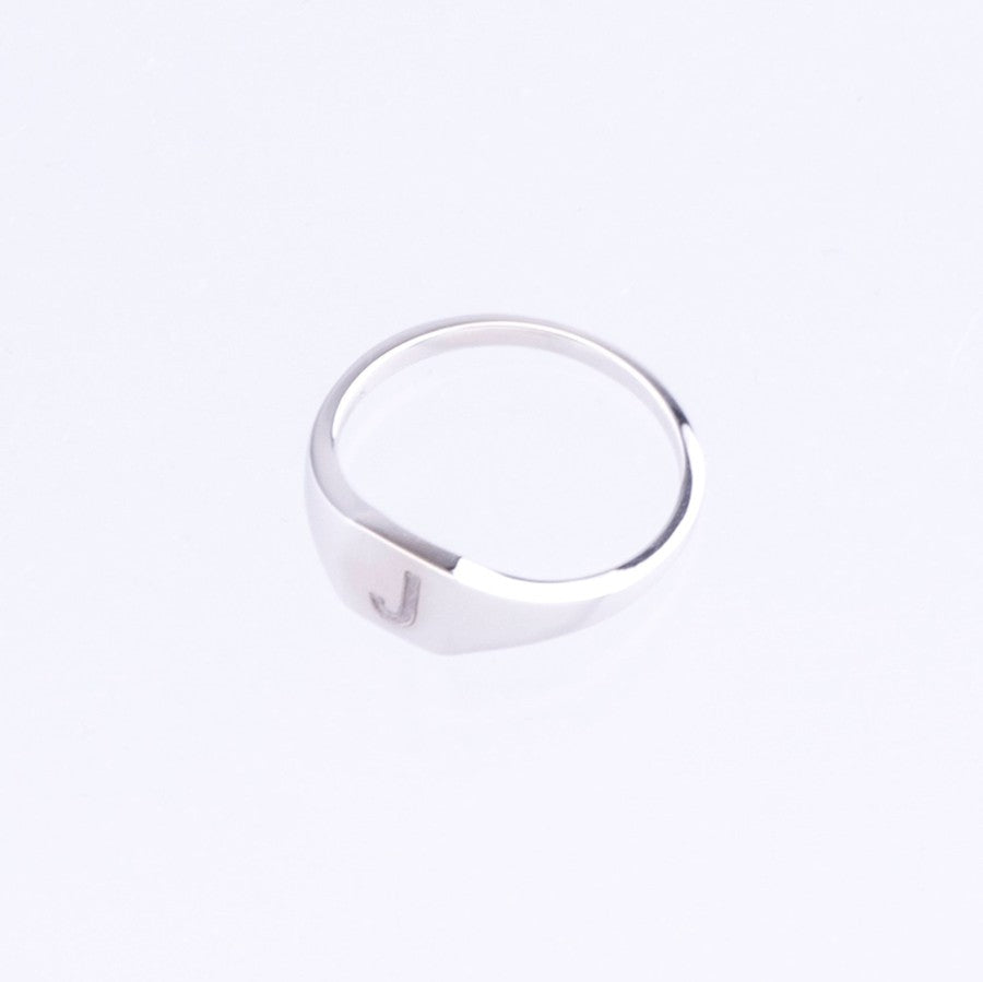 Signet Ring in 9kt white gold 