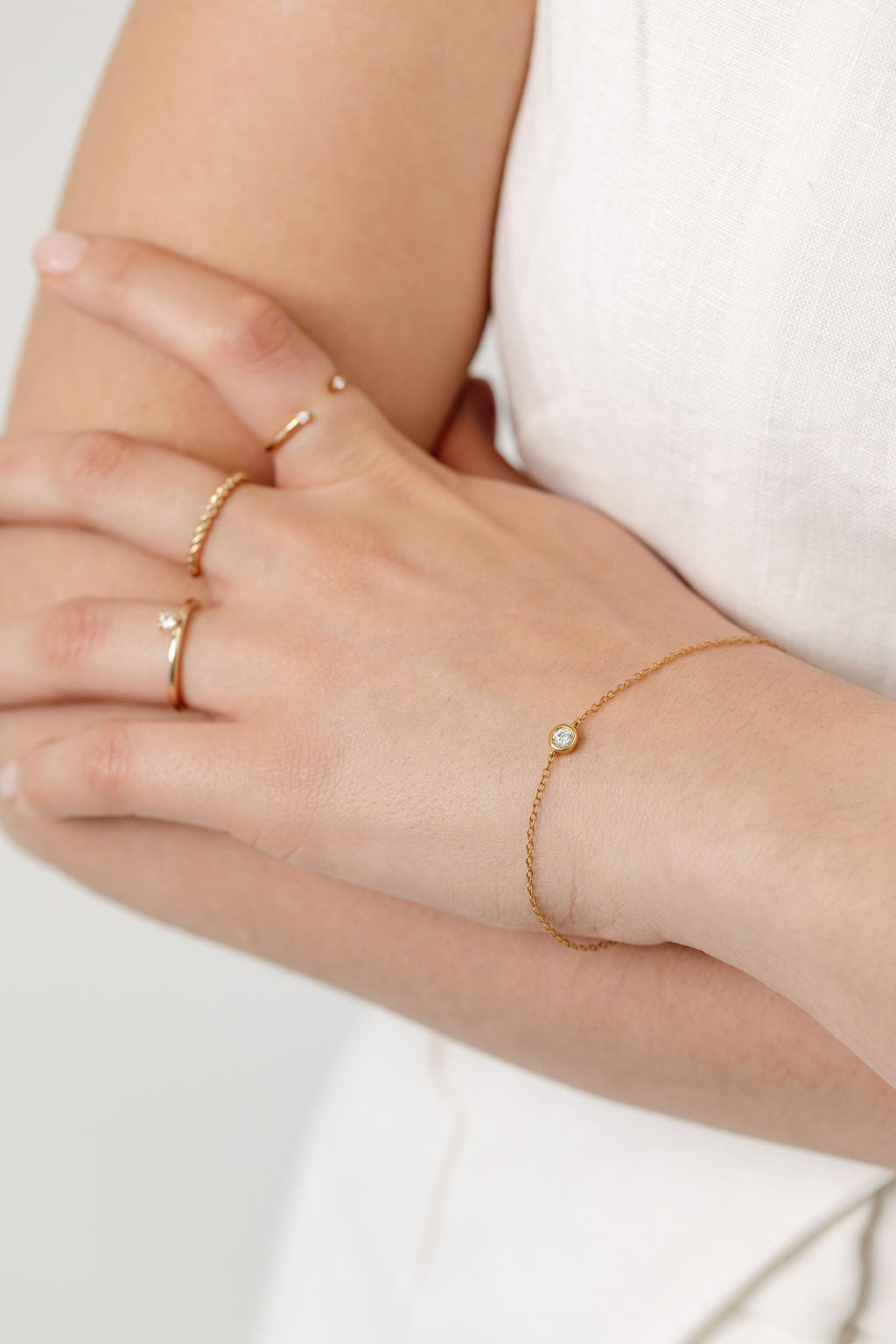 Single diamond stacking ring