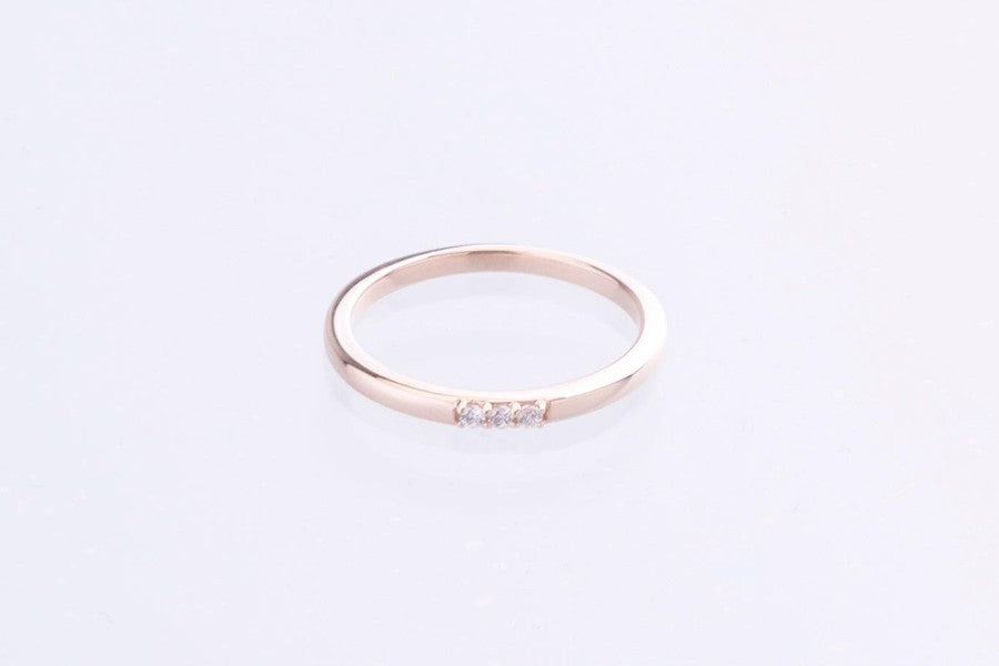 Trilogy diamond set ring in yellow gold 