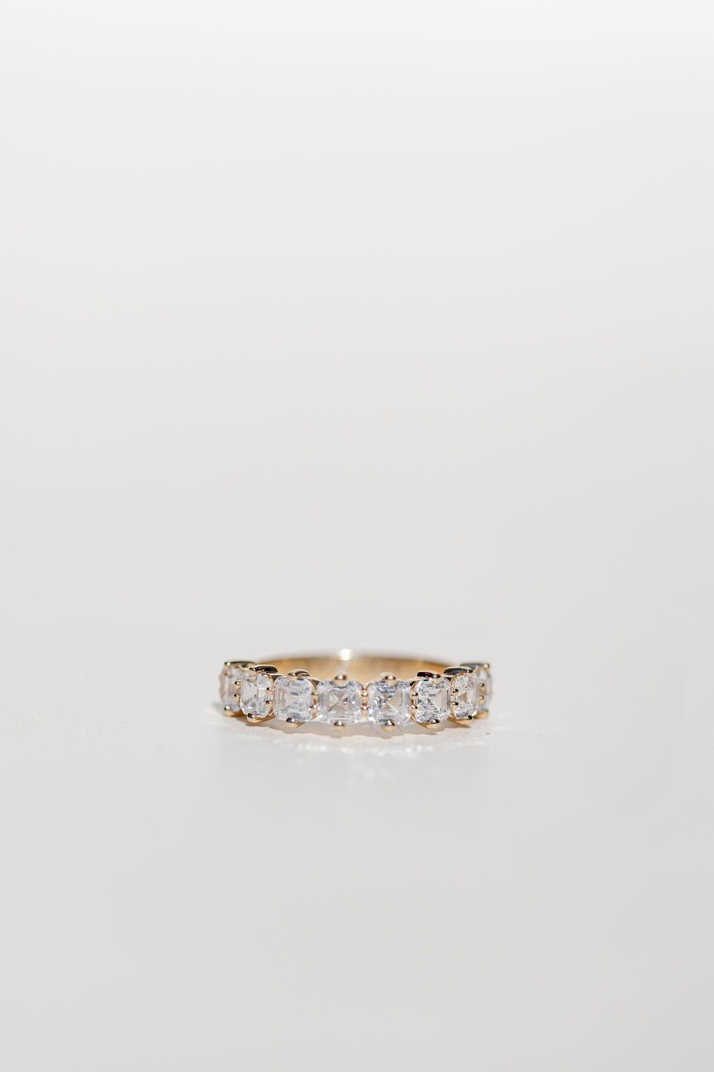 asscher cut diamond wedding ring