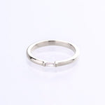 baguette cut diamond ring in 9kt white gold