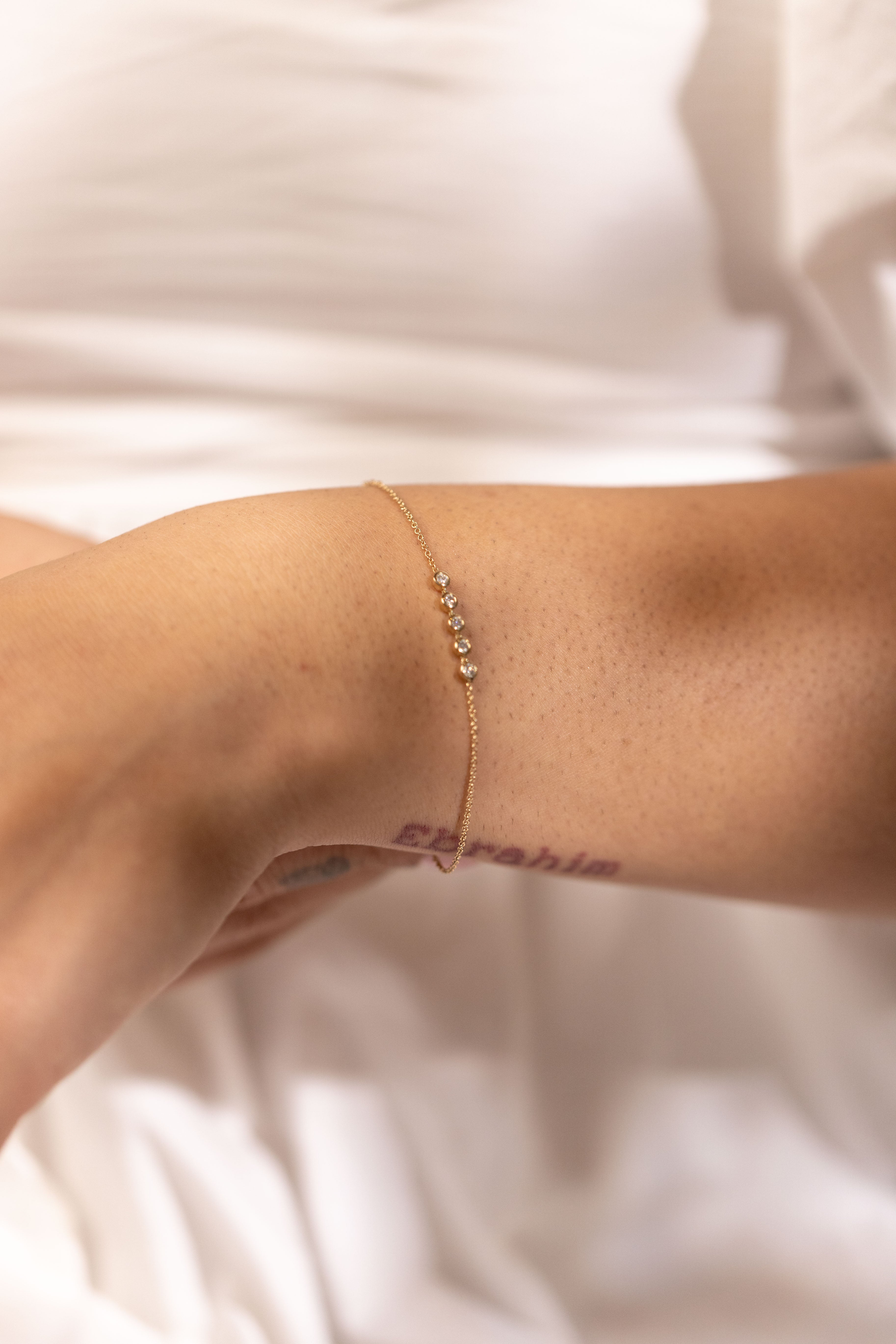 bezel diamond set bracelet 9kt gold 
