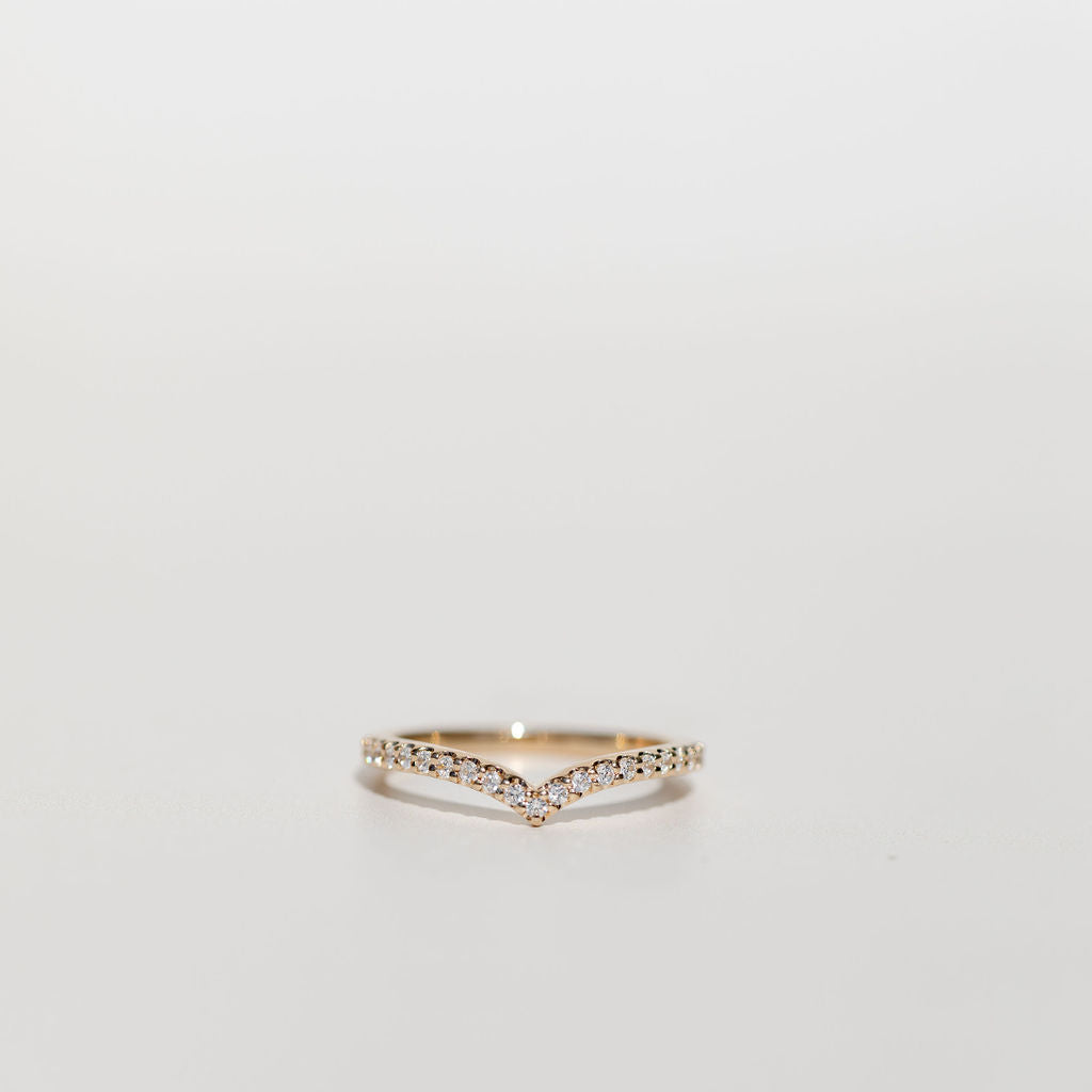 diamond v shape wedding ring