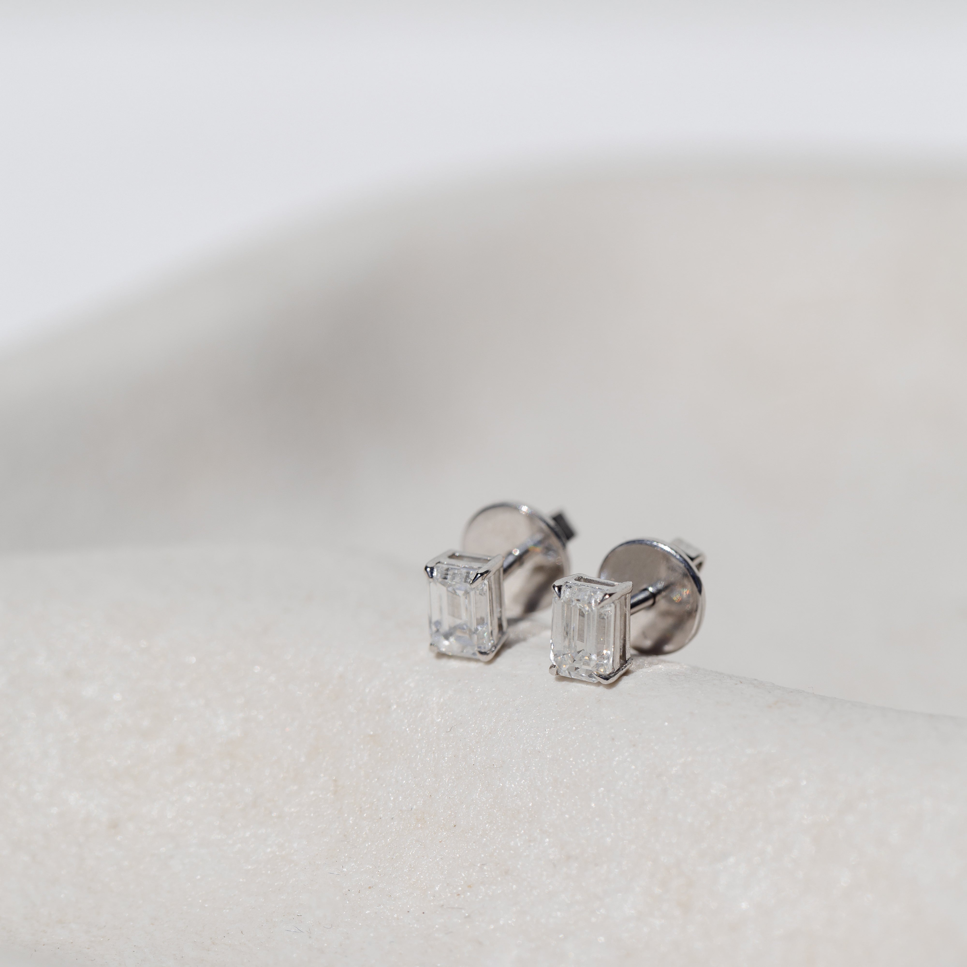 emerald cut diamond earrings 
