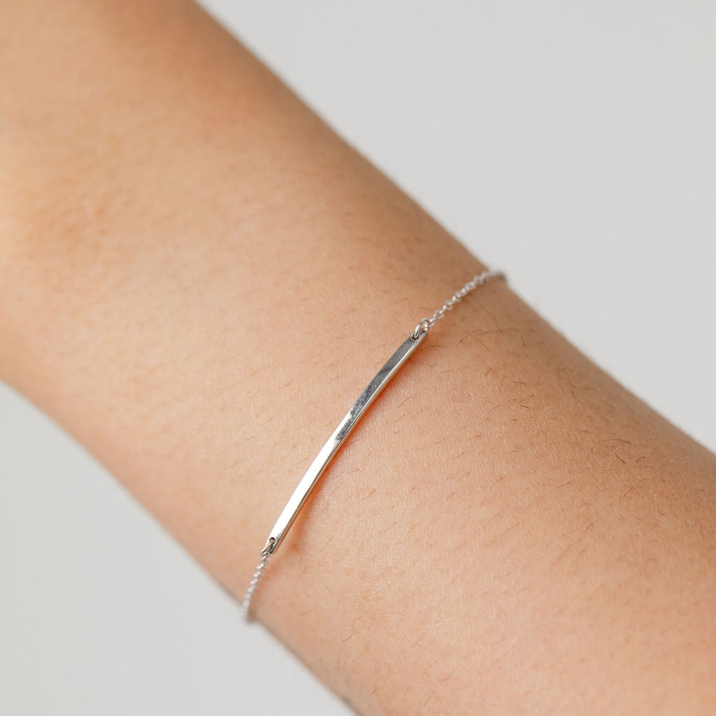 engravable gold bar bracelet
