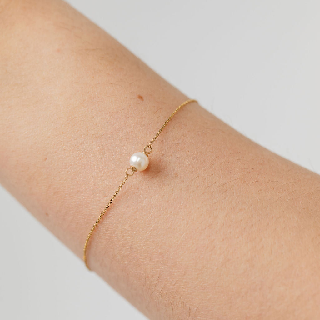 Gold Freshwater Pearl Bracelet
