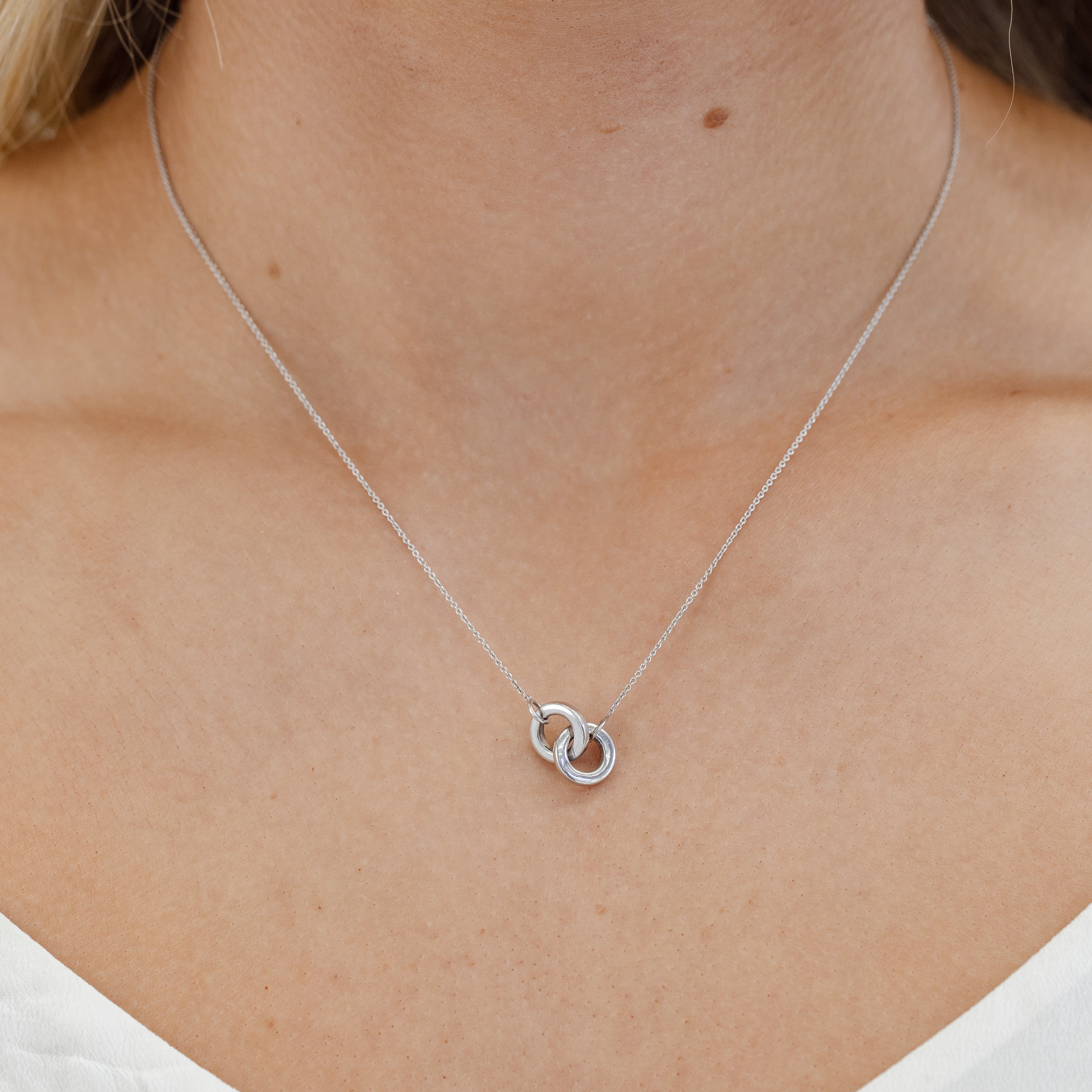 interlocking ring necklace 