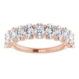 Diamond wedding ring with oval shape diamonds in rose gold