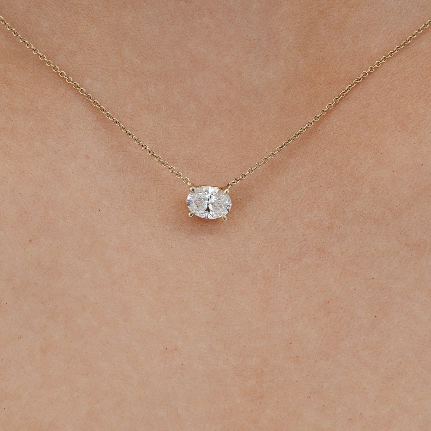 oval claw set pendant 