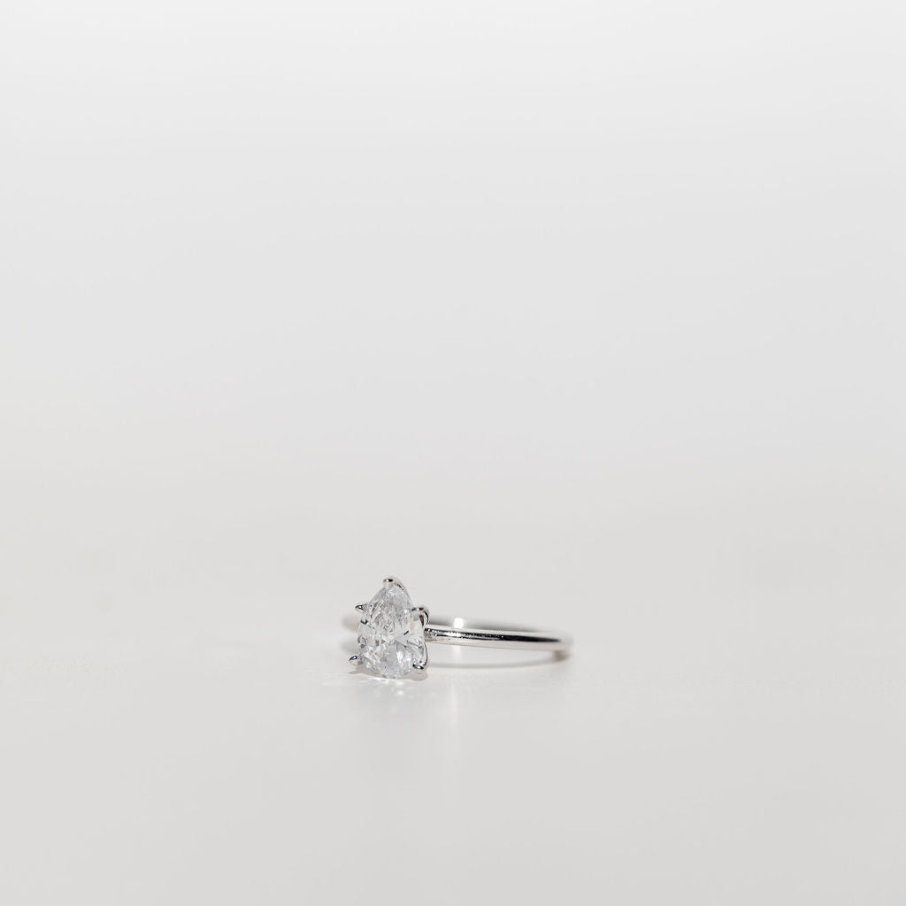 pear cut diamond solitaire engagement ring