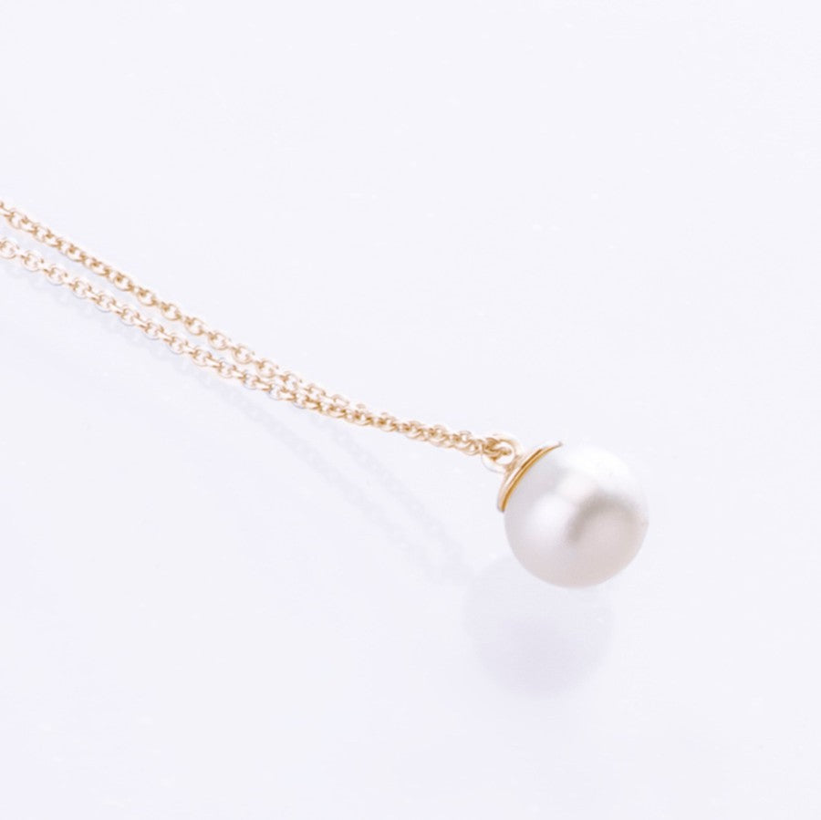 yellow gold freshwater pearl pendant and necklace