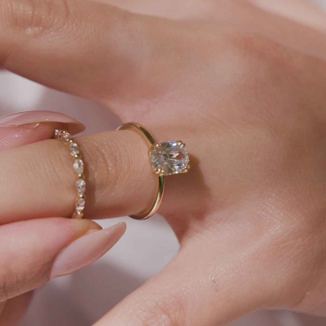 DOUBLE CLAW OVAL SOLITAIRE RING