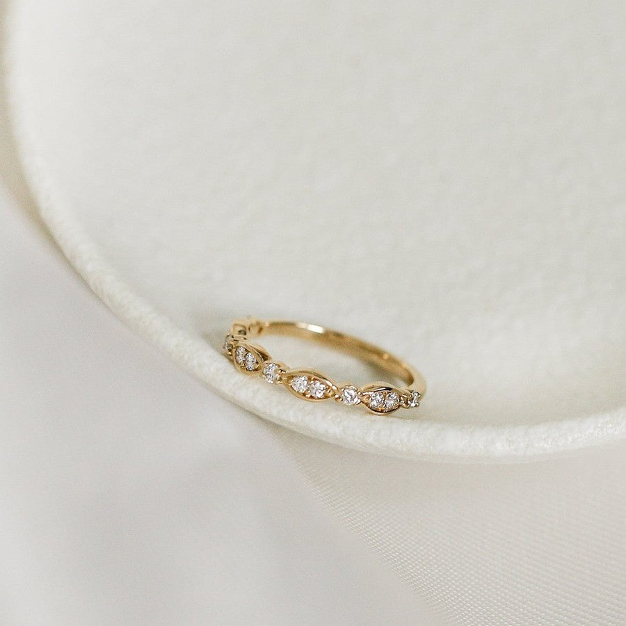 Yellow gold diamond wedding ring
