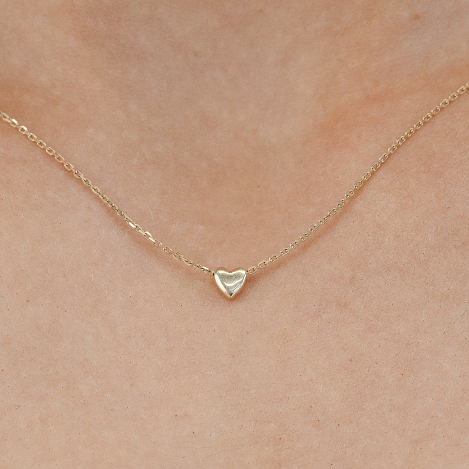 tiny heart pendant necklace