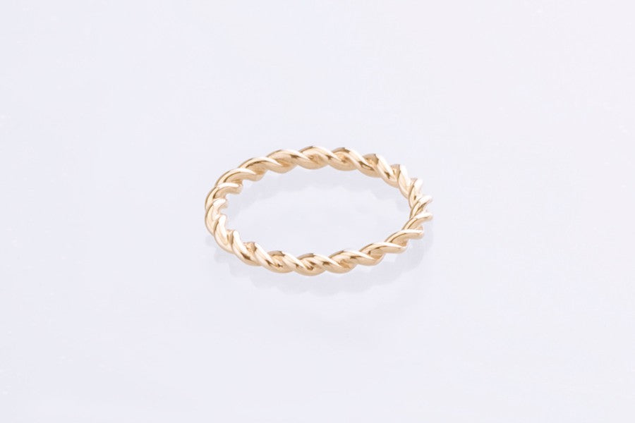 twist ring yellow gold 