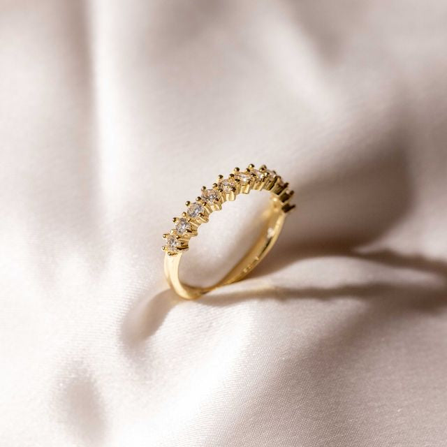 wedding ring half set diamonds in yellow gold 