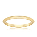 Knife edge wedding ring design in yellow gold 